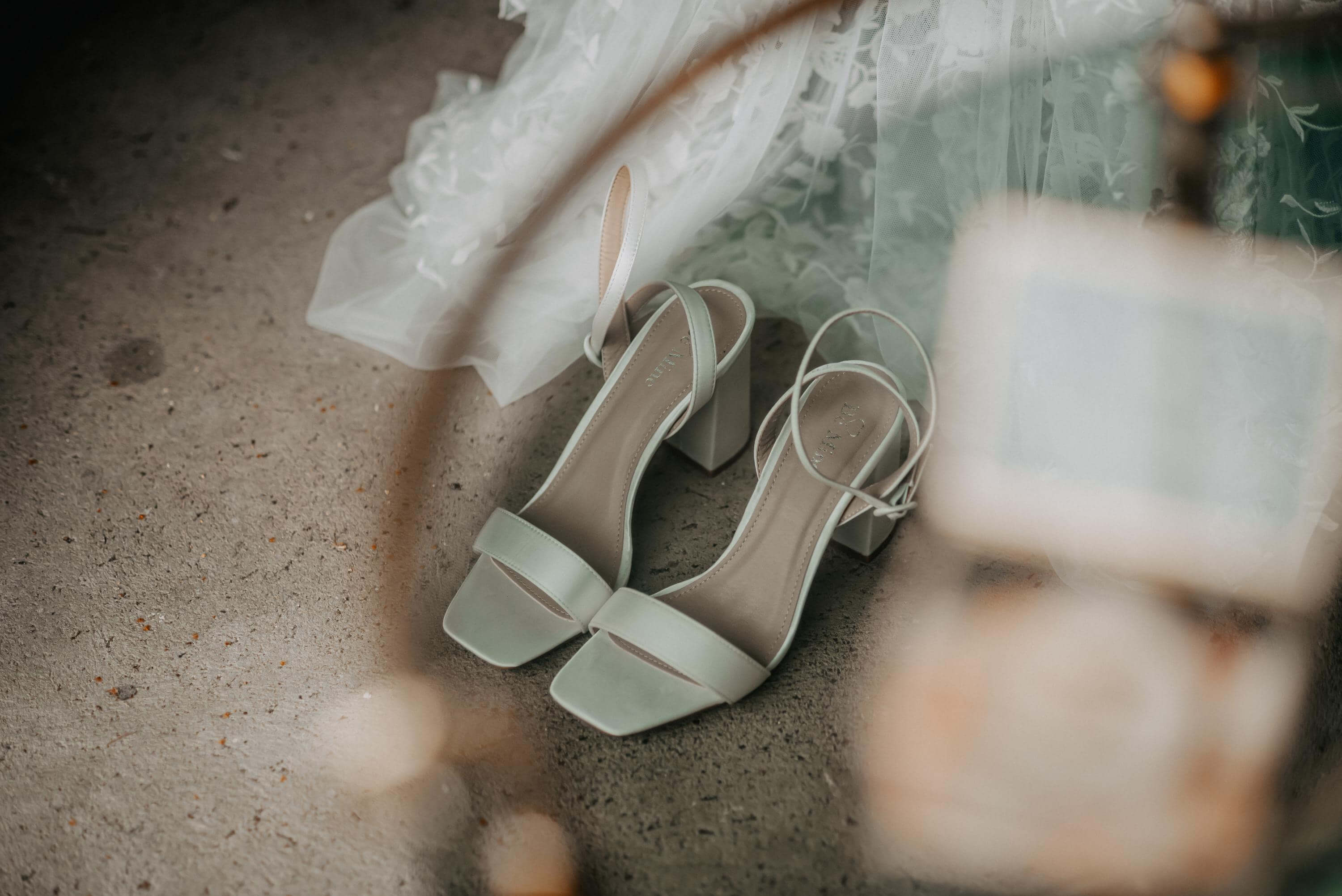 Hochzeit Getting Ready Burg und Kleeburg Foto mit Details zu Hochzeit Getting Ready Burg und Kleeburg der Kategorie Hochzeit