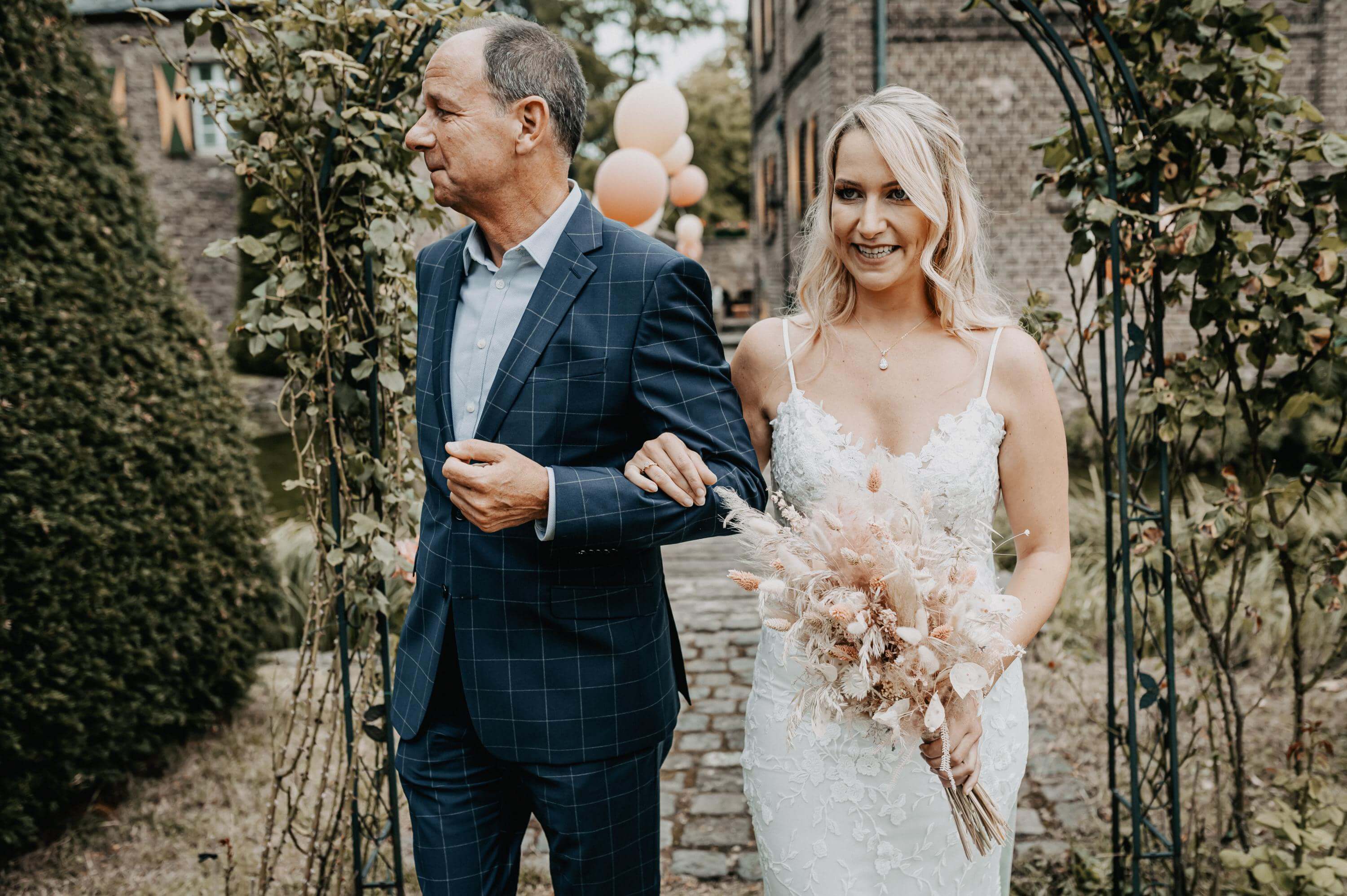 Hochzeit Trauung Burg Kleeburg und Boho Foto mit Details zu Hochzeit Trauung Burg Kleeburg und Boho der Kategorie Hochzeit