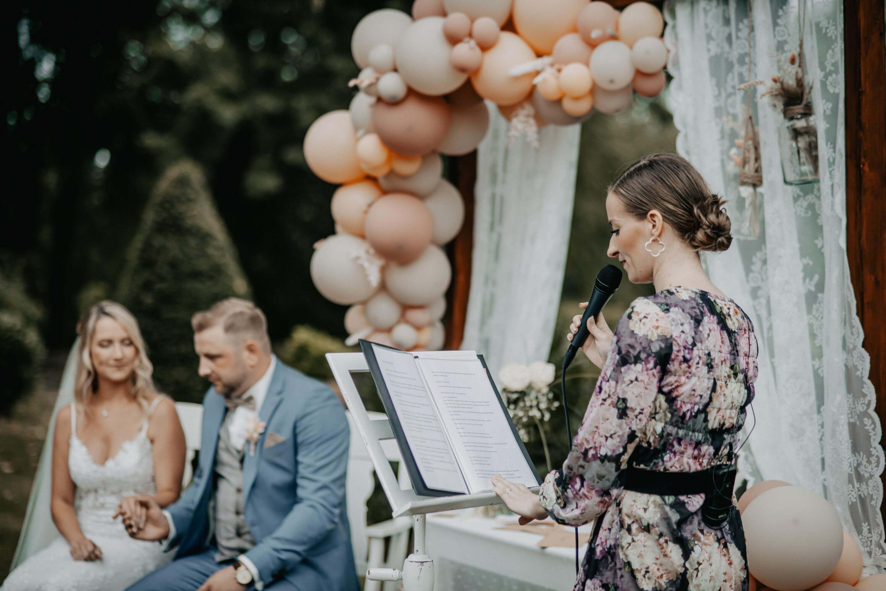 Hochzeit Trauung Burg Kleeburg und Boho Foto mit Details zu Hochzeit Trauung Burg Kleeburg und Boho der Kategorie Hochzeit