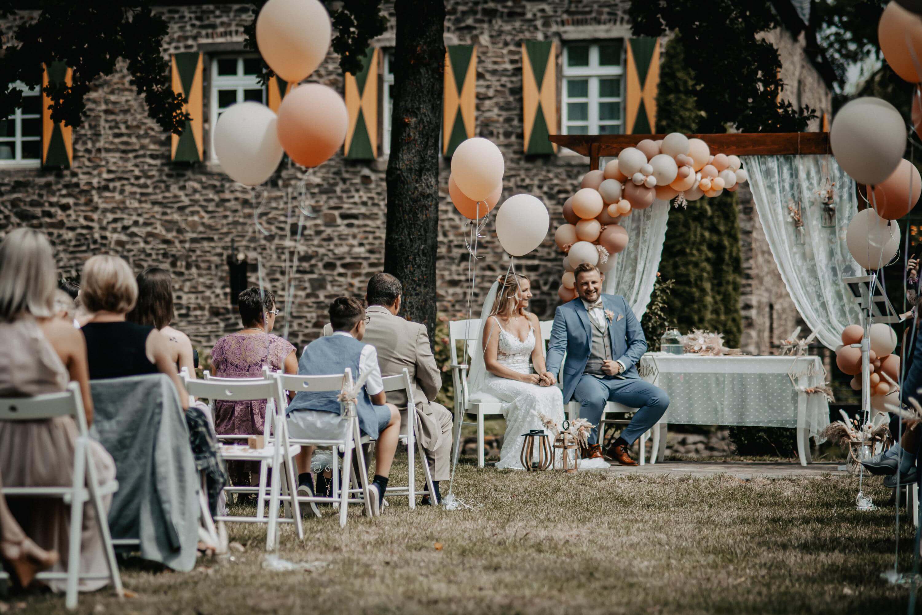 Hochzeit Trauung Burg Kleeburg und Boho Foto mit Details zu Hochzeit Trauung Burg Kleeburg und Boho der Kategorie Hochzeit