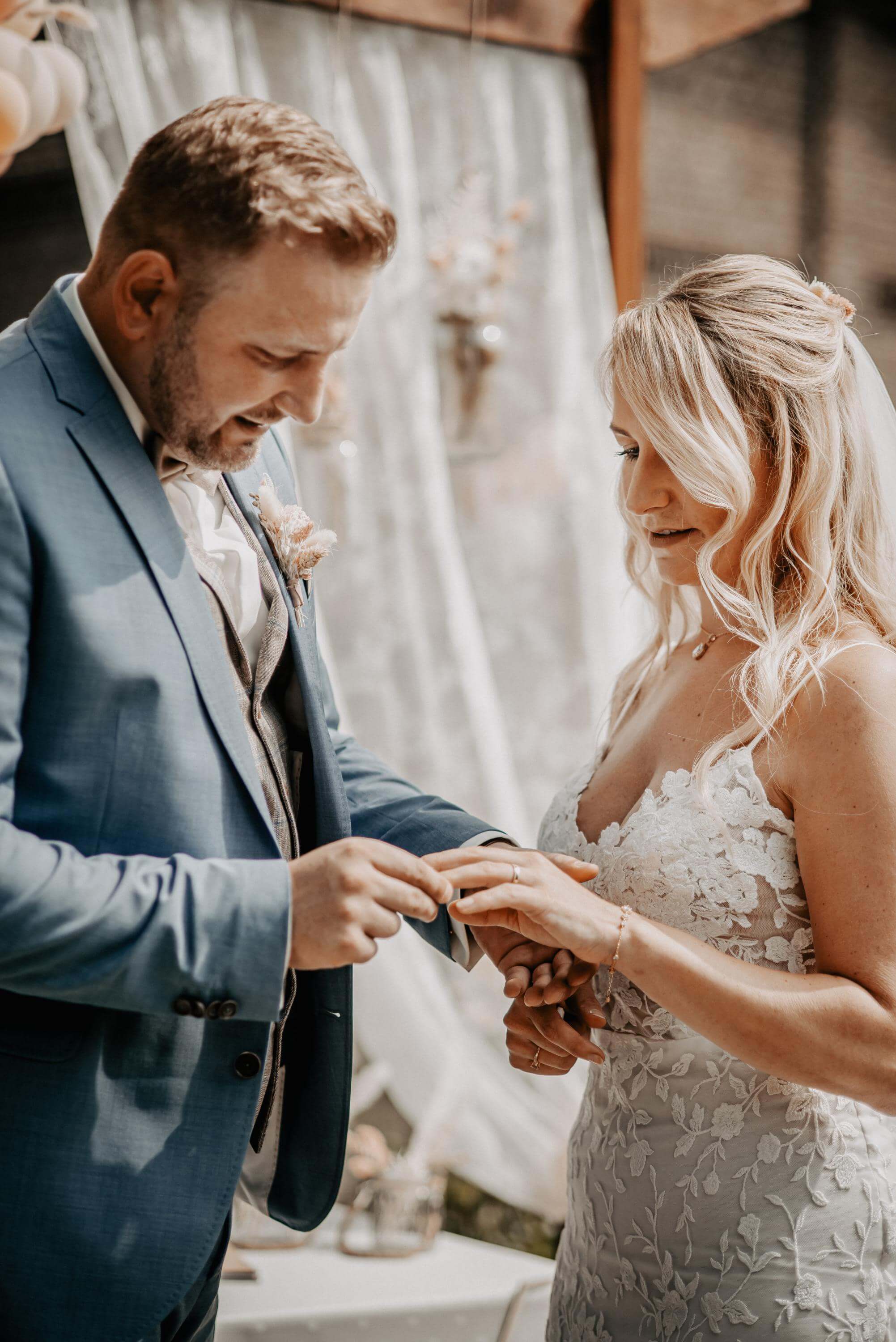 Hochzeit Trauung Burg Kleeburg und Boho Foto mit Details zu Hochzeit Trauung Burg Kleeburg und Boho der Kategorie Hochzeit