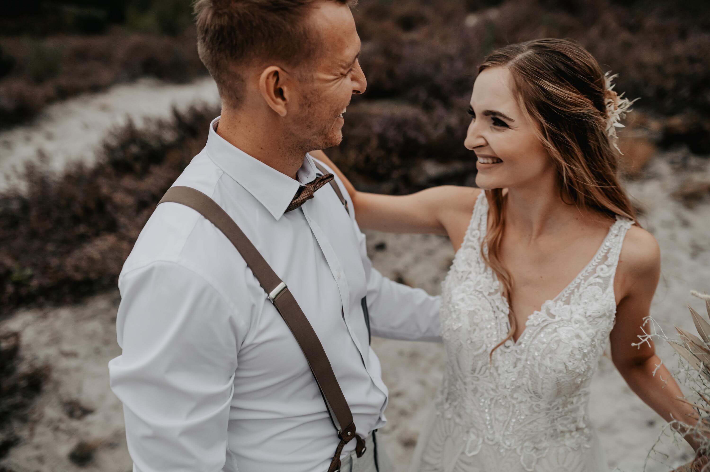 Hochzeit Paarshooting Heide und Boho Foto mit Details zu Hochzeit Paarshooting Heide und Boho der Kategorie Hochzeit