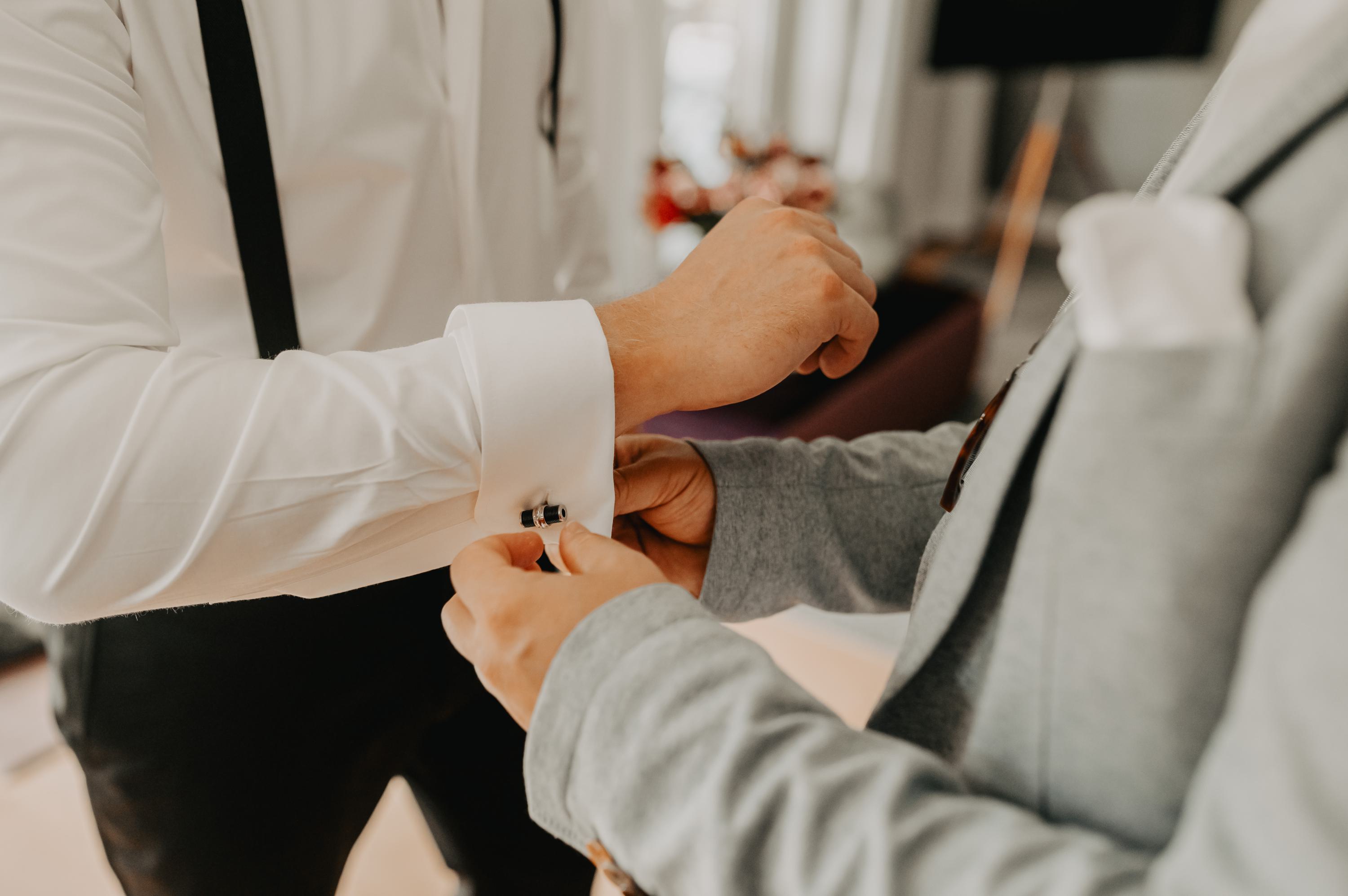 Hochzeit Getting ready Braeutigam und Duisburg Foto mit Details zu Hochzeit Getting ready Braeutigam und Duisburg der Kategorie Hochzeit
