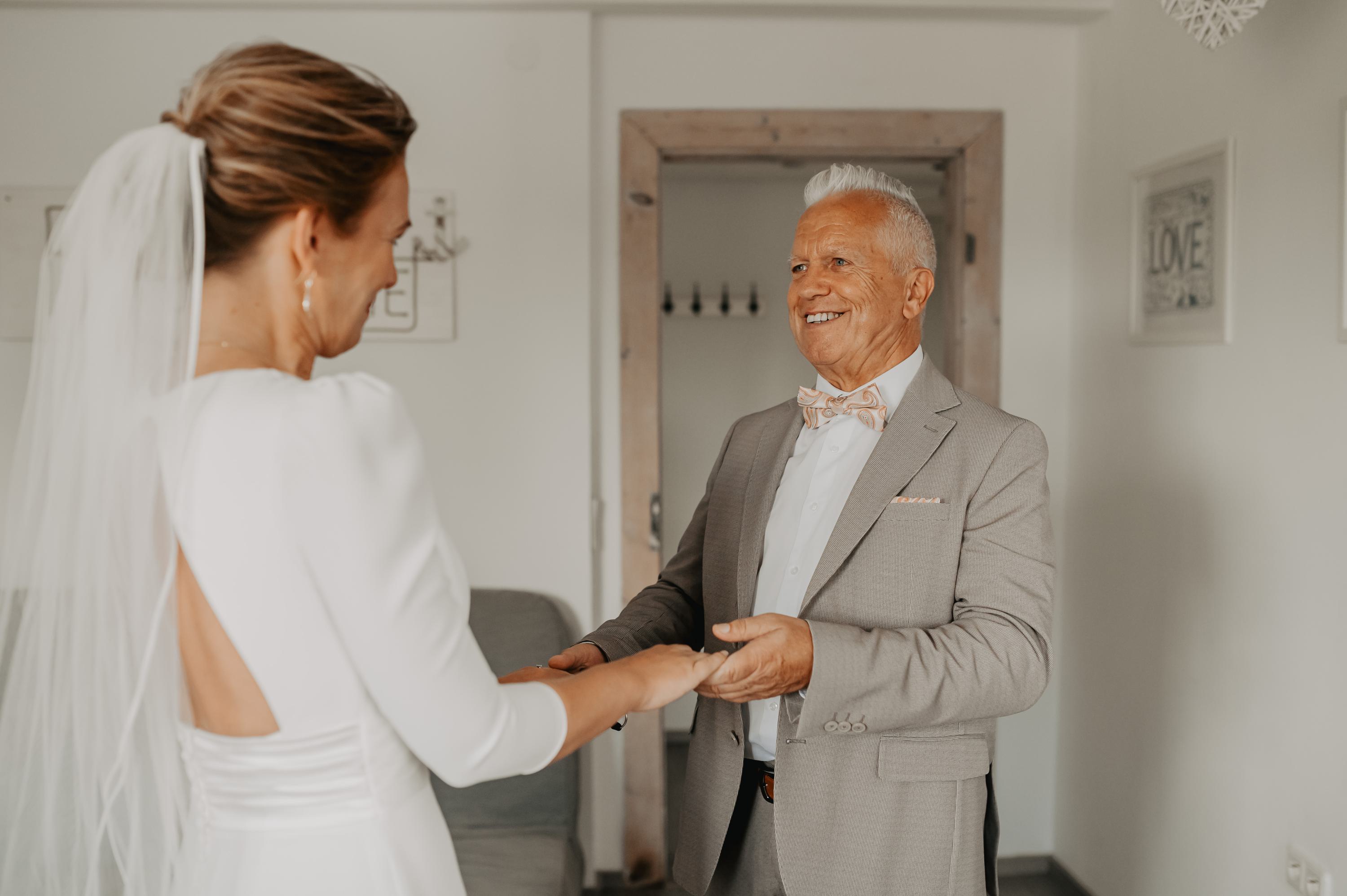 Hochzeit First look Brautvater Restaurant freya und Suite Foto mit Details zu Hochzeit First look Brautvater Restaurant freya und Suite der Kategorie Hochzeit