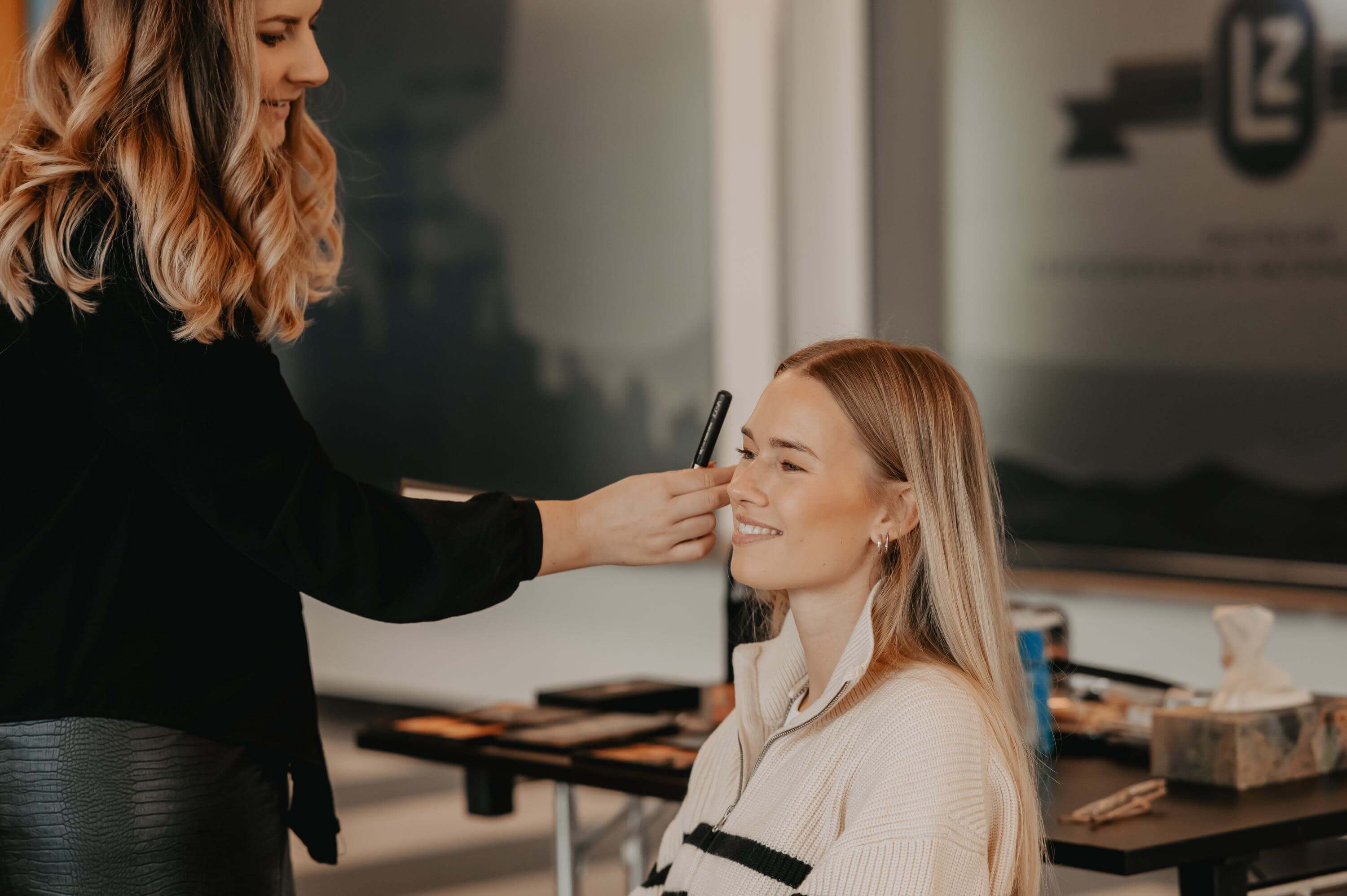 Hochzeit Modern wedding Flughafen Koeln and Flugzeug Photo with details of Hochzeit Modern wedding Flughafen Koeln and Flugzeug of category Hochzeit