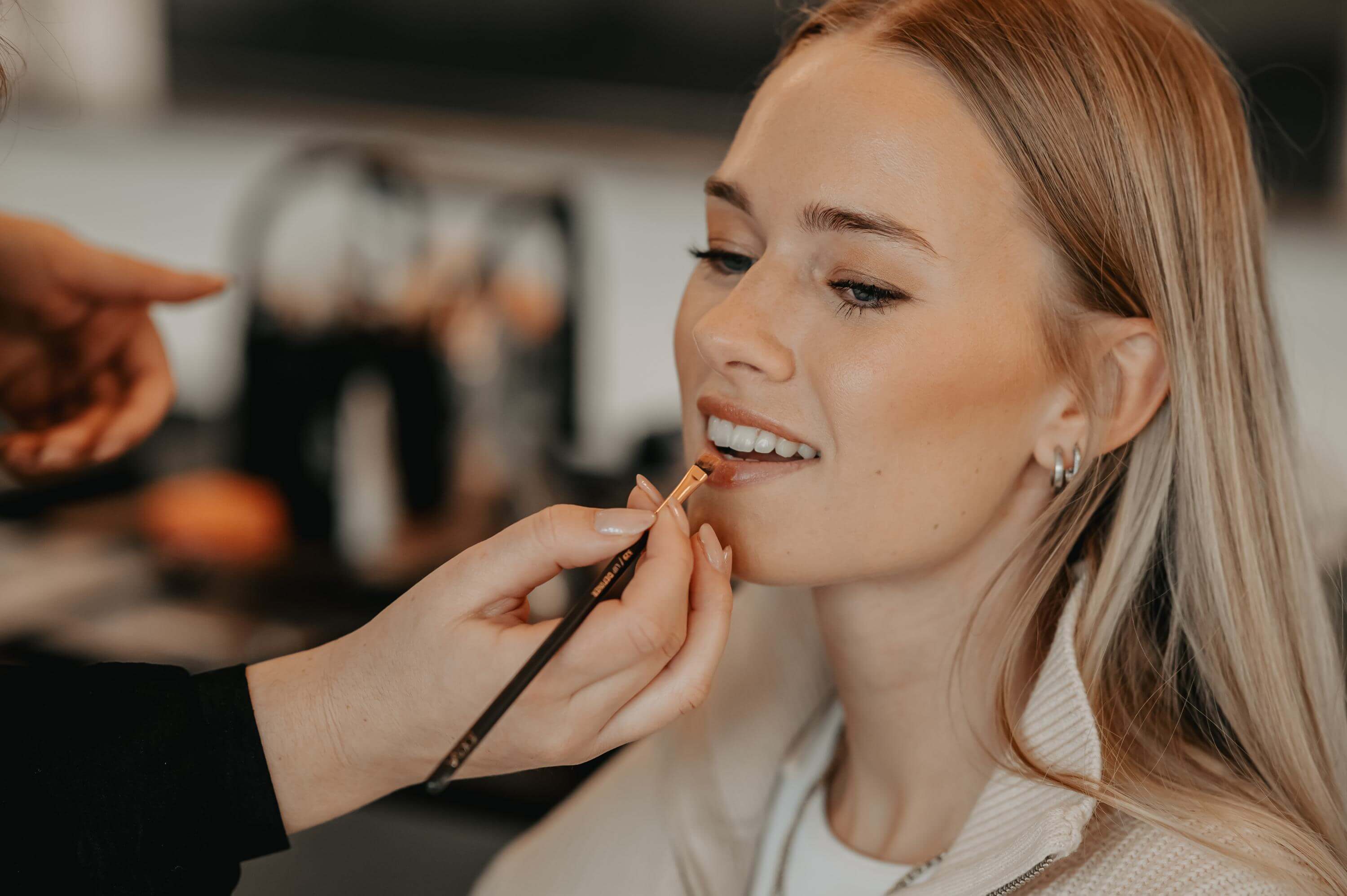 Hochzeit Modern wedding Flughafen Koeln and Flugzeug Photo with details of Hochzeit Modern wedding Flughafen Koeln and Flugzeug of category Hochzeit