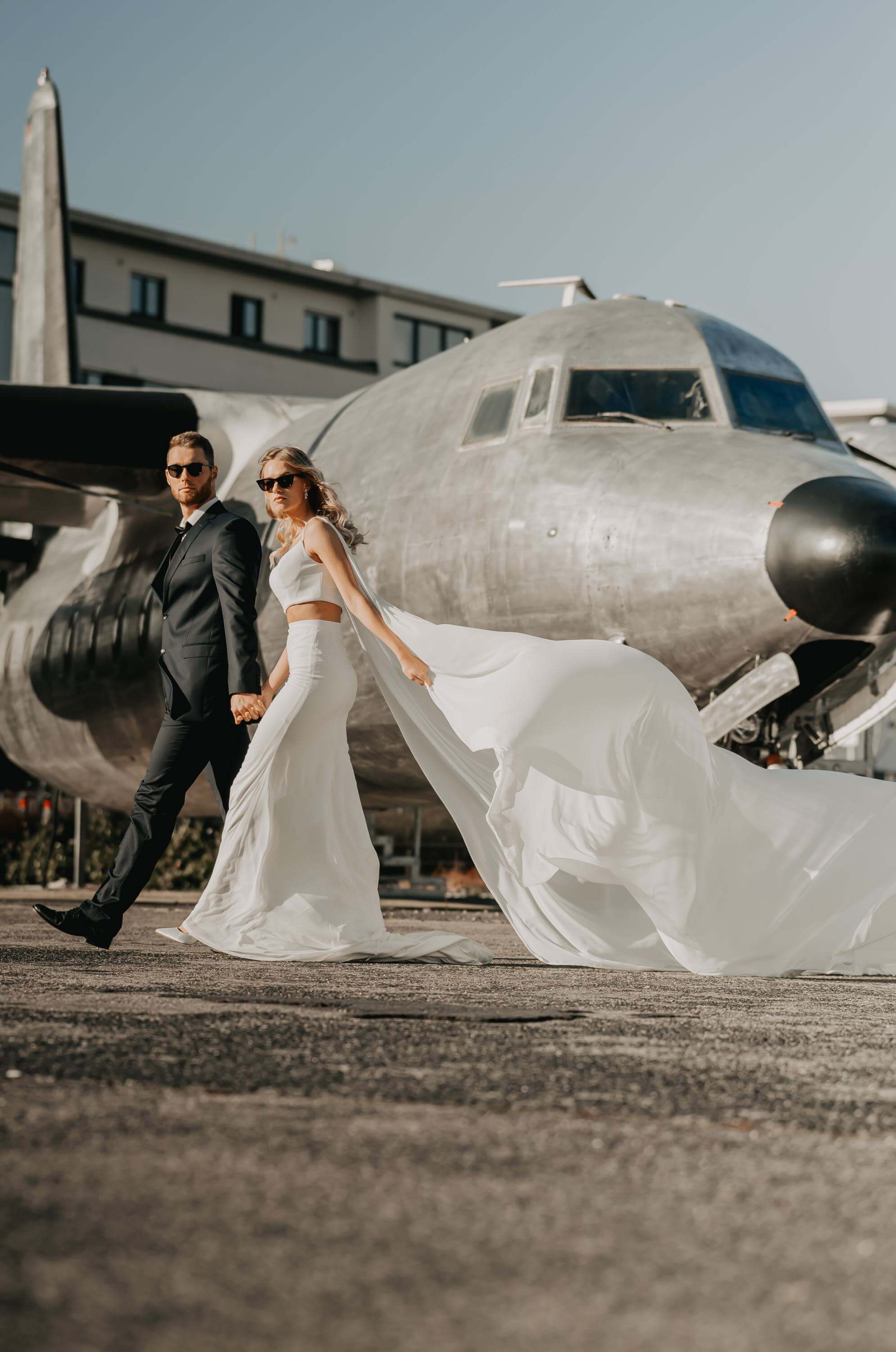 Hochzeit Modern wedding Flughafen Koeln and Flugzeug Photo with details of Hochzeit Modern wedding Flughafen Koeln and Flugzeug of category Hochzeit