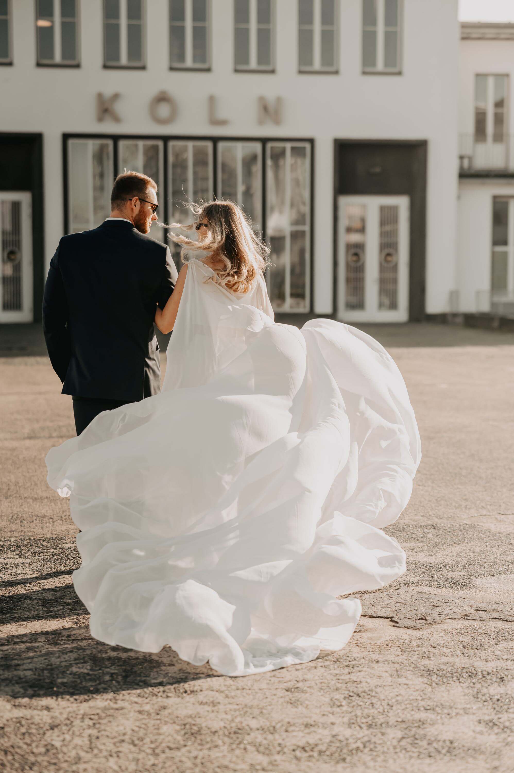 Hochzeit Modern wedding Flughafen Koeln and Flugzeug Photo with details of Hochzeit Modern wedding Flughafen Koeln and Flugzeug of category Hochzeit