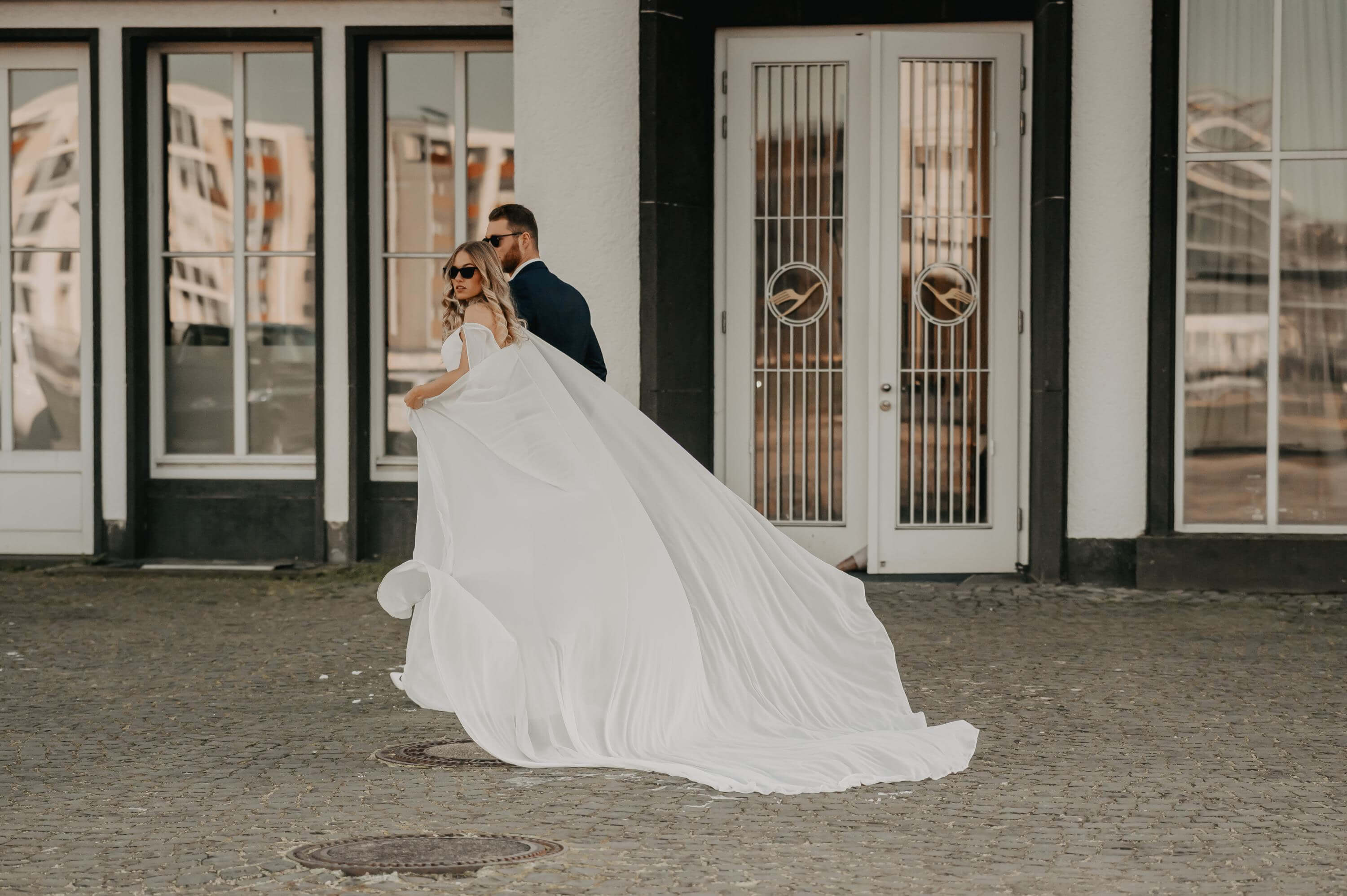Hochzeit Modern wedding Flughafen Koeln and Flugzeug Photo with details of Hochzeit Modern wedding Flughafen Koeln and Flugzeug of category Hochzeit