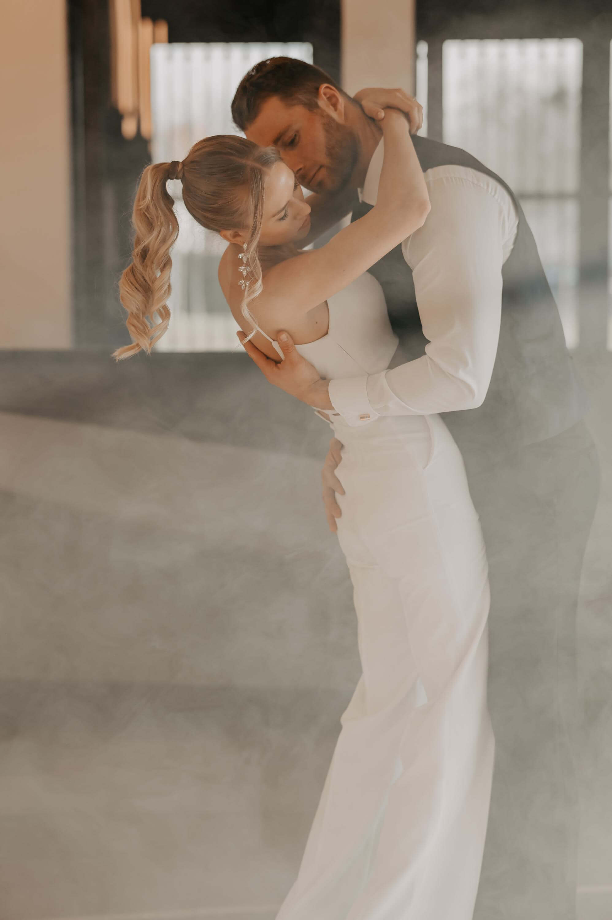 Hochzeit Modern wedding Flughafen Koeln and Flugzeug Photo with details of Hochzeit Modern wedding Flughafen Koeln and Flugzeug of category Hochzeit