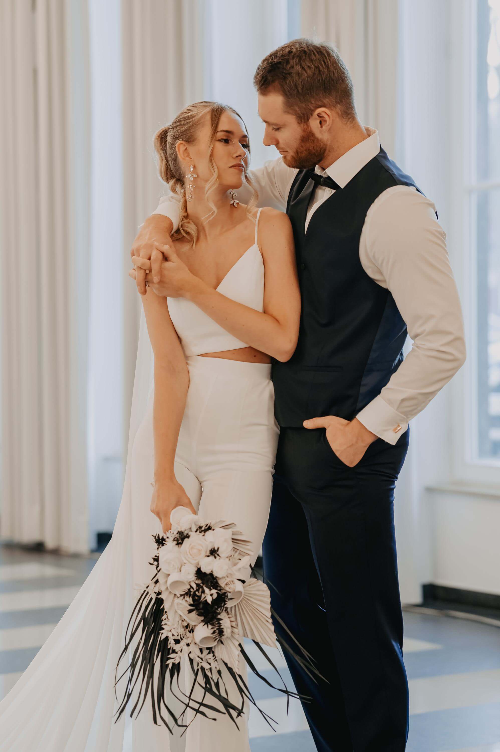 Hochzeit Modern wedding Flughafen Koeln and Flugzeug Photo with details of Hochzeit Modern wedding Flughafen Koeln and Flugzeug of category Hochzeit