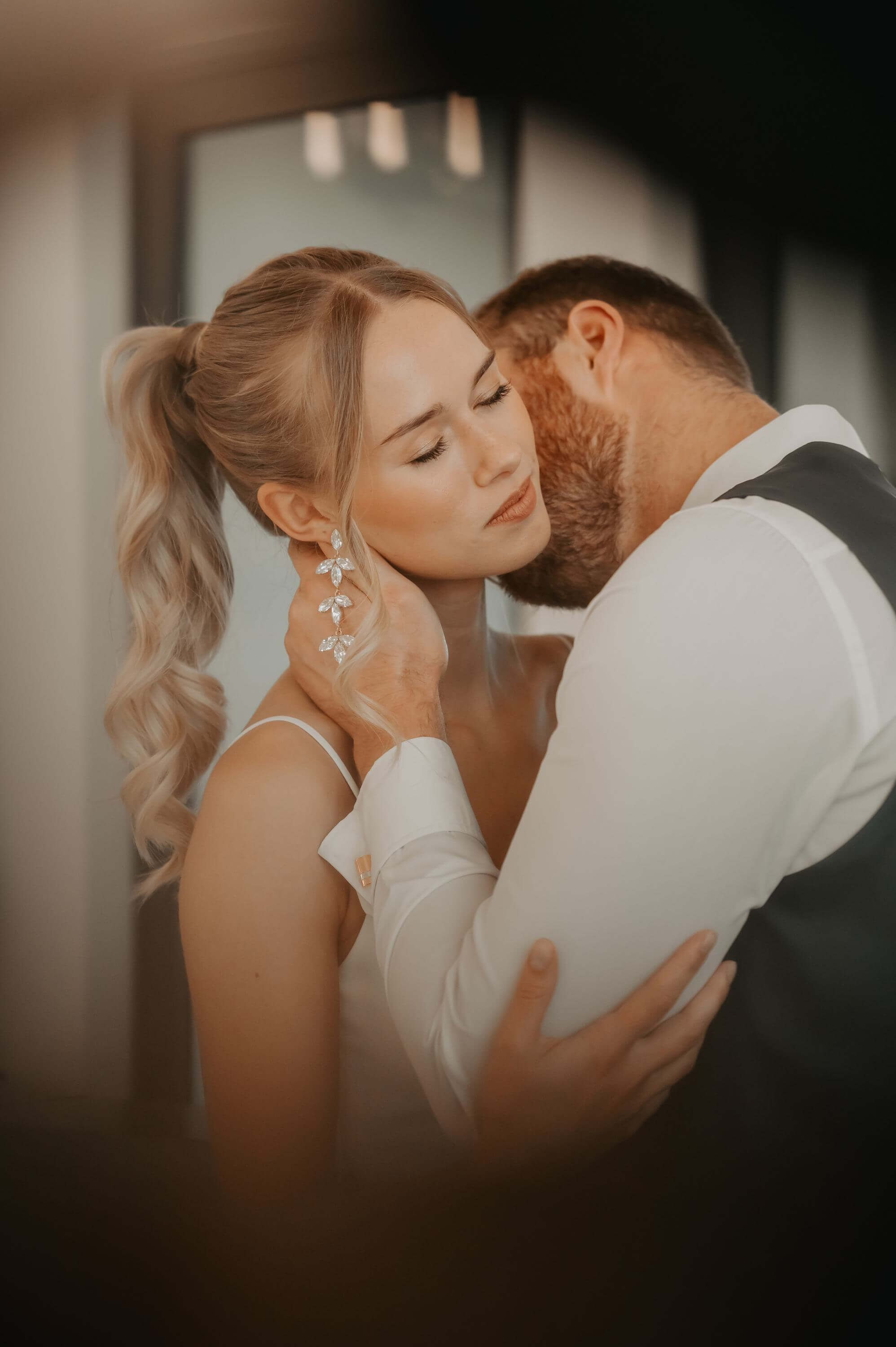 Hochzeit Modern wedding Flughafen Koeln and Flugzeug Photo with details of Hochzeit Modern wedding Flughafen Koeln and Flugzeug of category Hochzeit