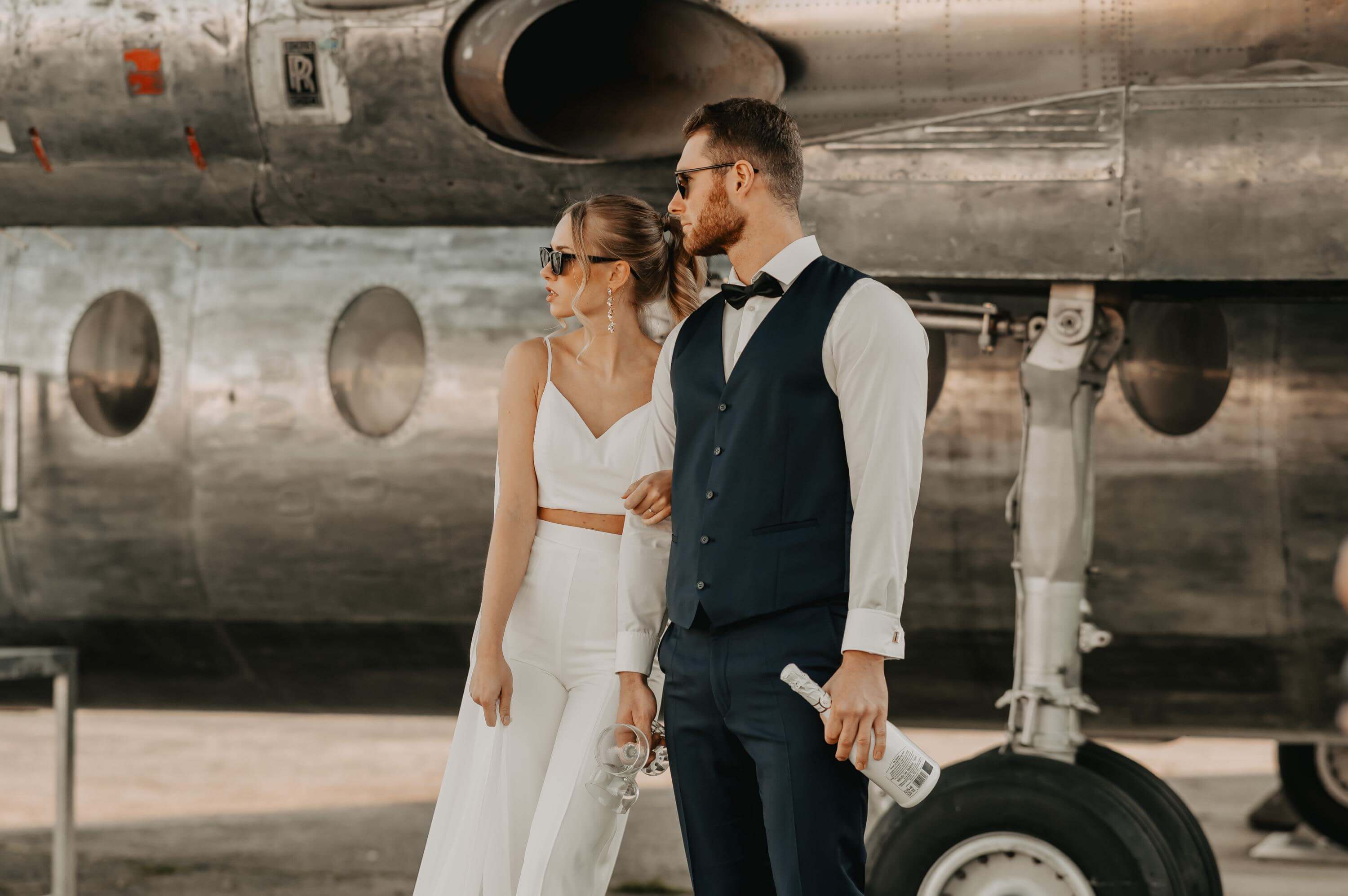 Hochzeit Modern wedding Flughafen Koeln and Flugzeug Photo with details of Hochzeit Modern wedding Flughafen Koeln and Flugzeug of category Hochzeit