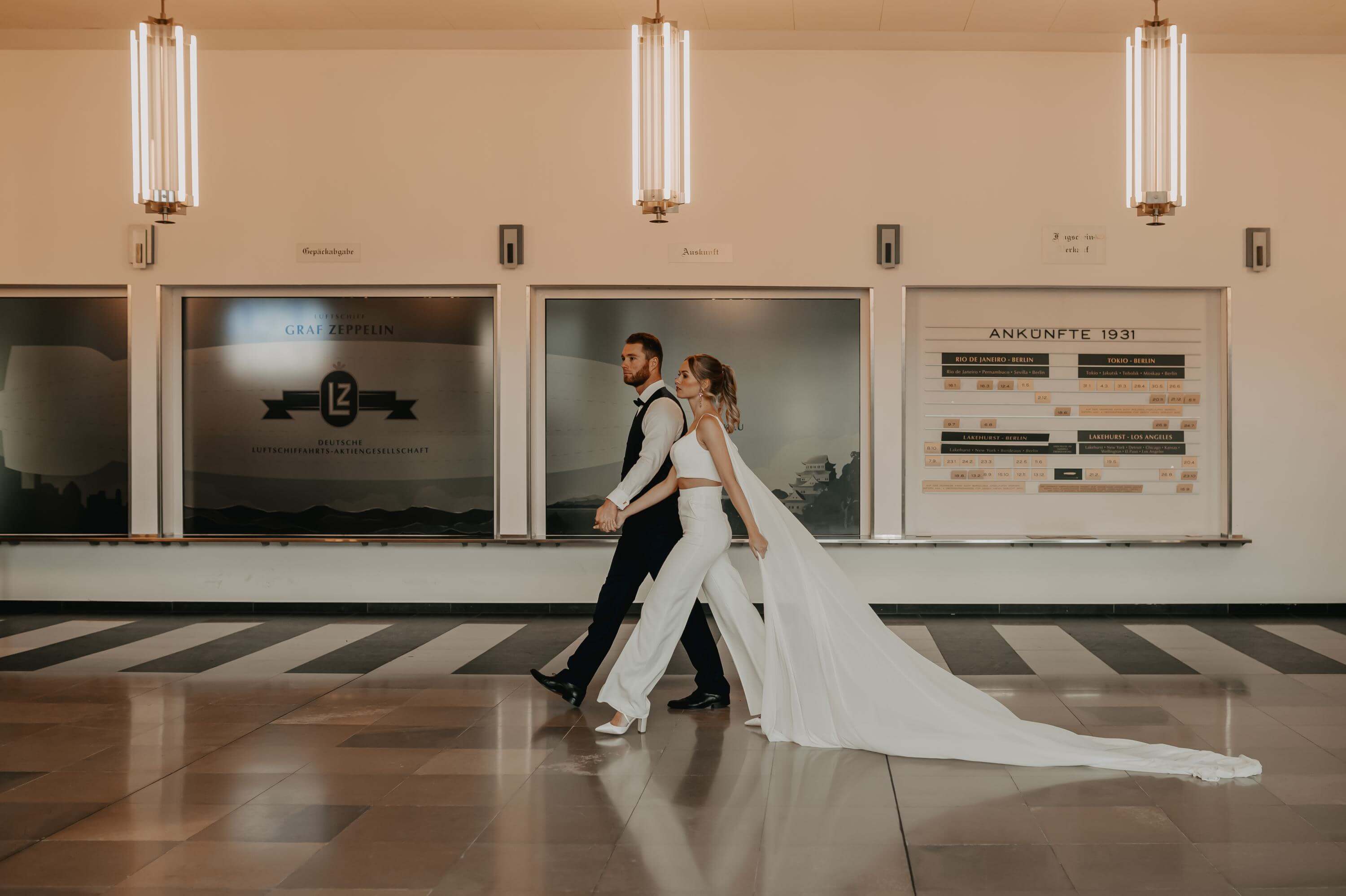 Hochzeit Modern wedding Flughafen Koeln and Flugzeug Photo with details of Hochzeit Modern wedding Flughafen Koeln and Flugzeug of category Hochzeit