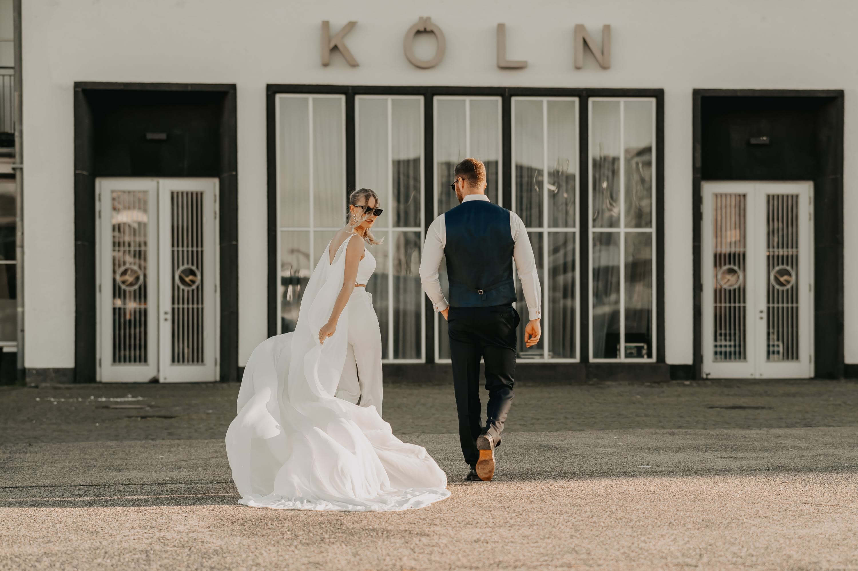 Hochzeit Modern wedding Flughafen Koeln and Flugzeug Photo with details of Hochzeit Modern wedding Flughafen Koeln and Flugzeug of category Hochzeit