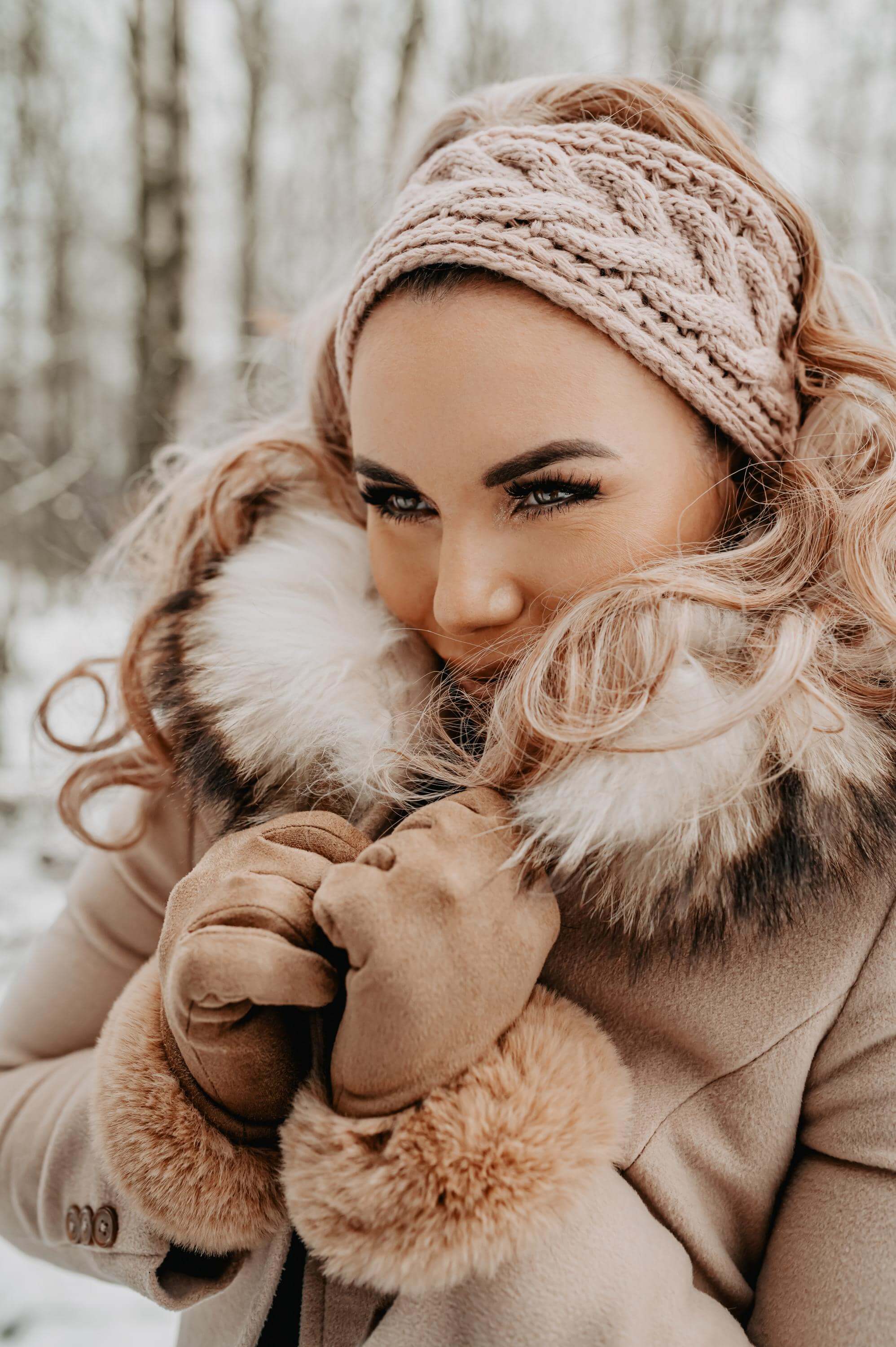 Foto mit Details zu Portrait Schnee und Schlitten der Kategorie Portrait